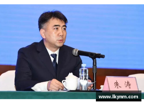 脊柱健康的重要性：李明主任的专业之路